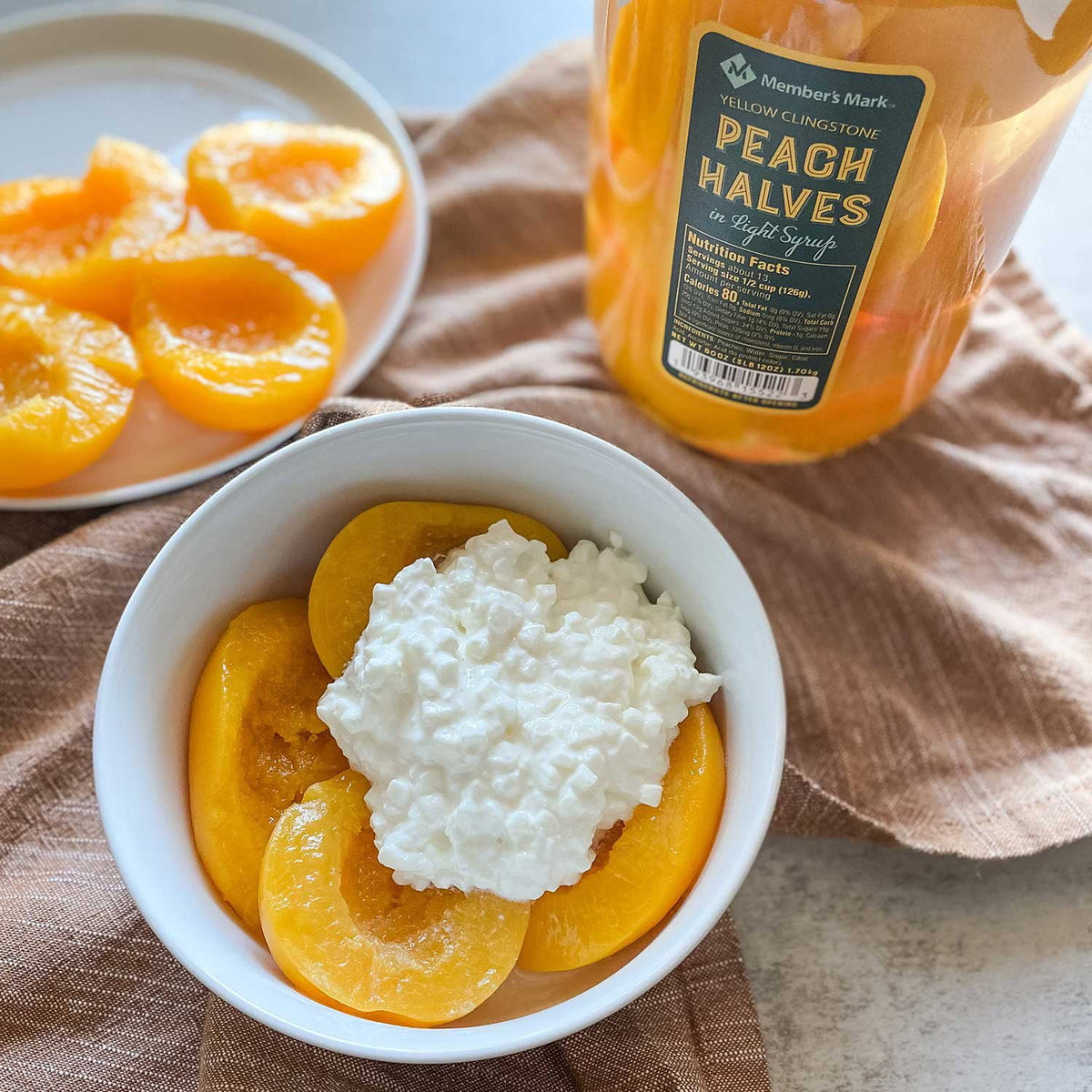 Member's Mark Yellow Clingstone Peach Halves in Light Syrup, 60 oz.