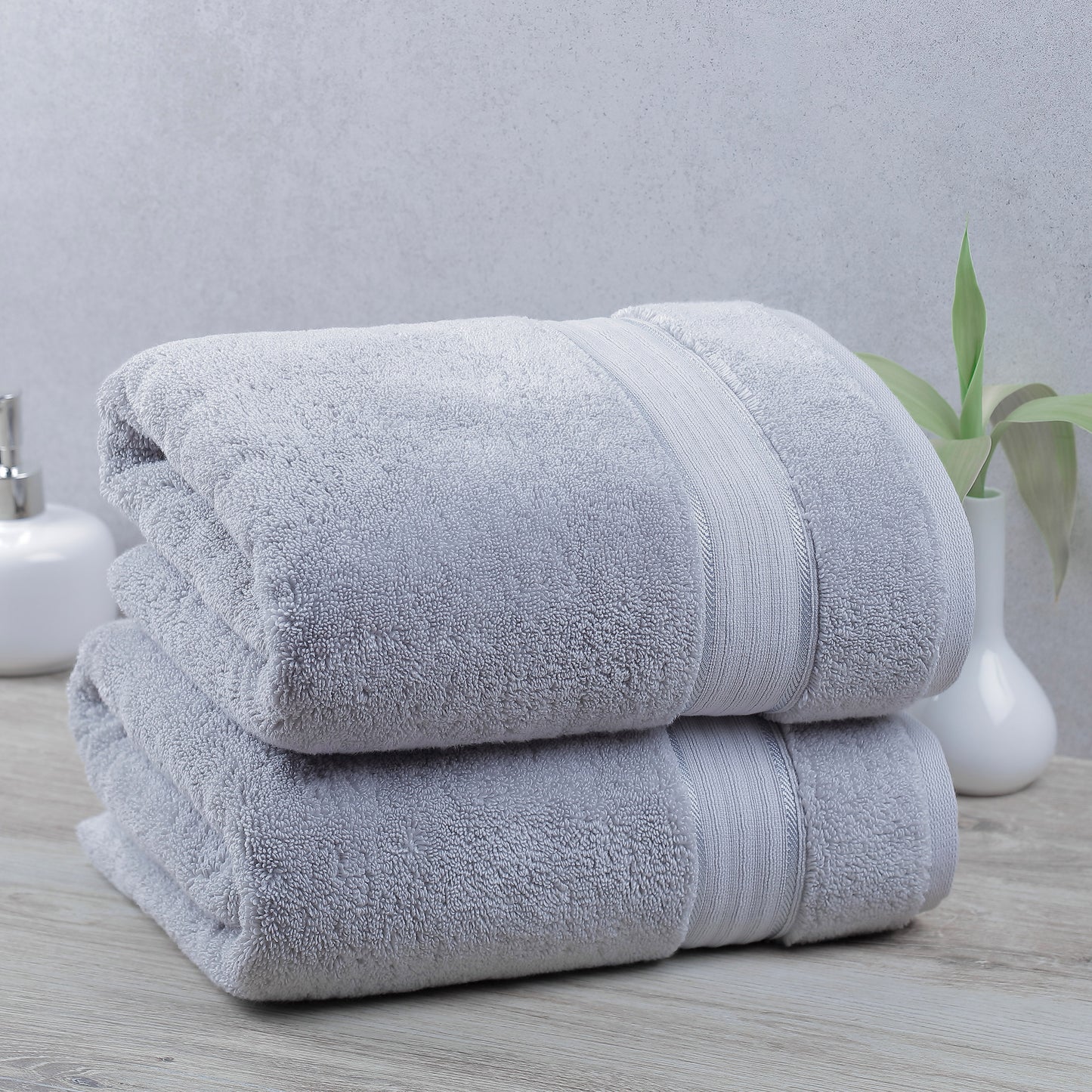 PURELY INDULGENT GREEN WATER BATH TOWEL • 708 GSM