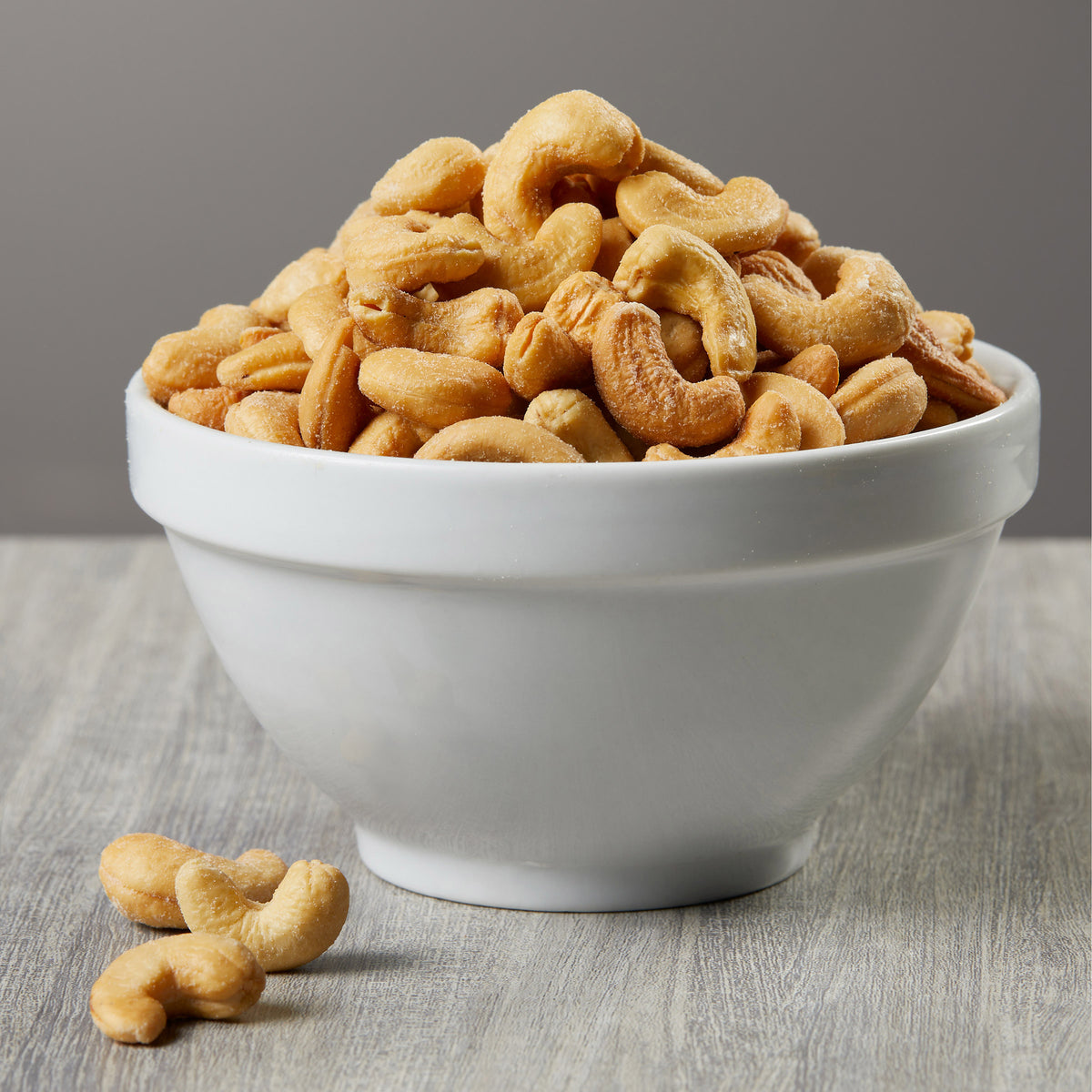 KIRKLAND SIGNATURE FANCY CASHEWS 40 OZ