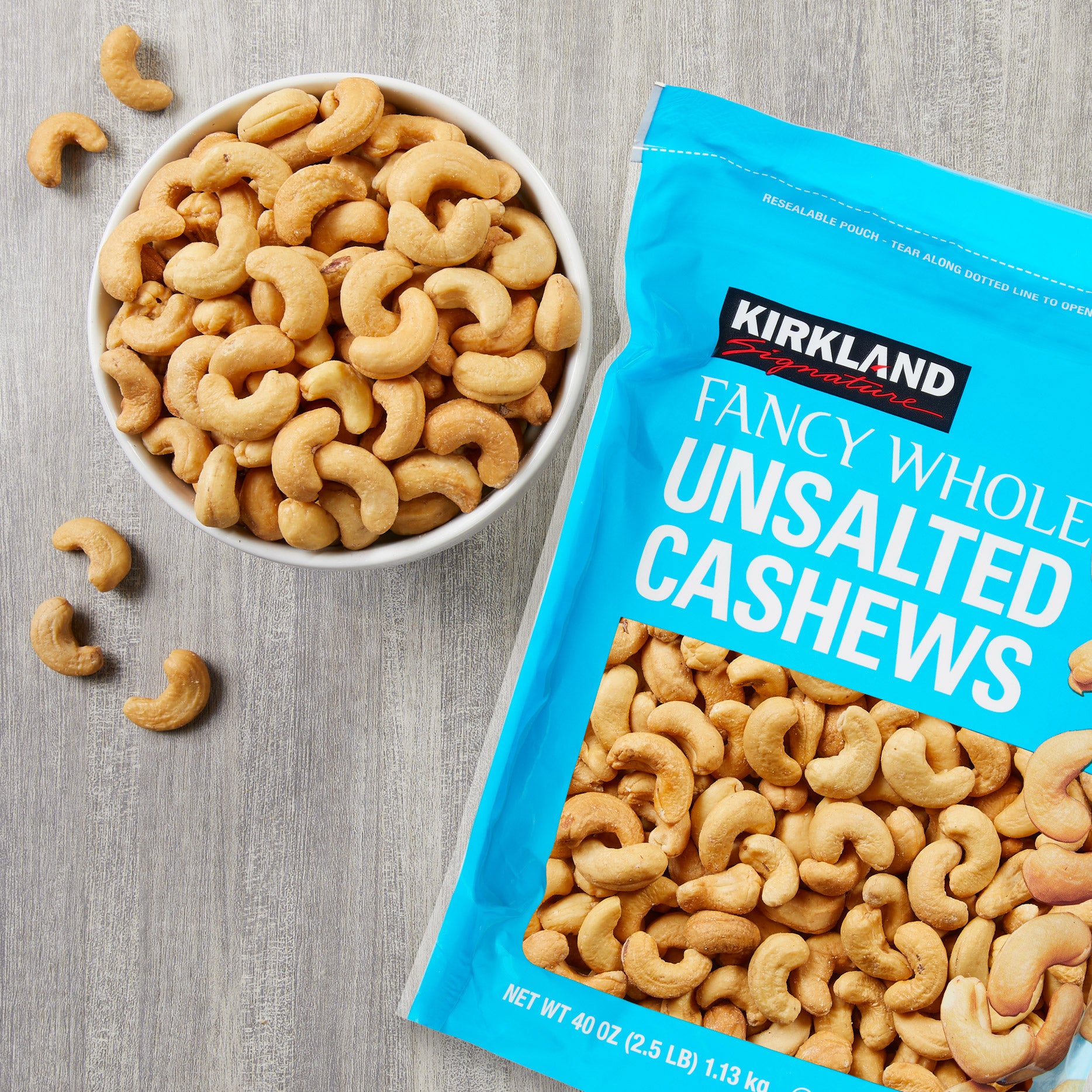 KIRKLAND SIGNATURE UNSALTED CASHEWS 40 OZ