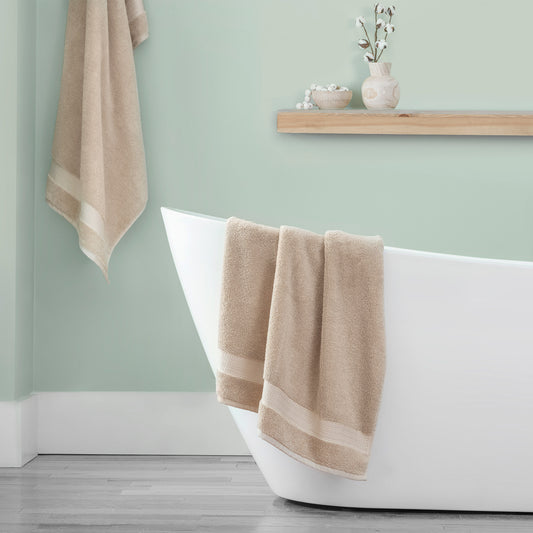 PURELY INDULGENT BATH SHEET • 670 GSM