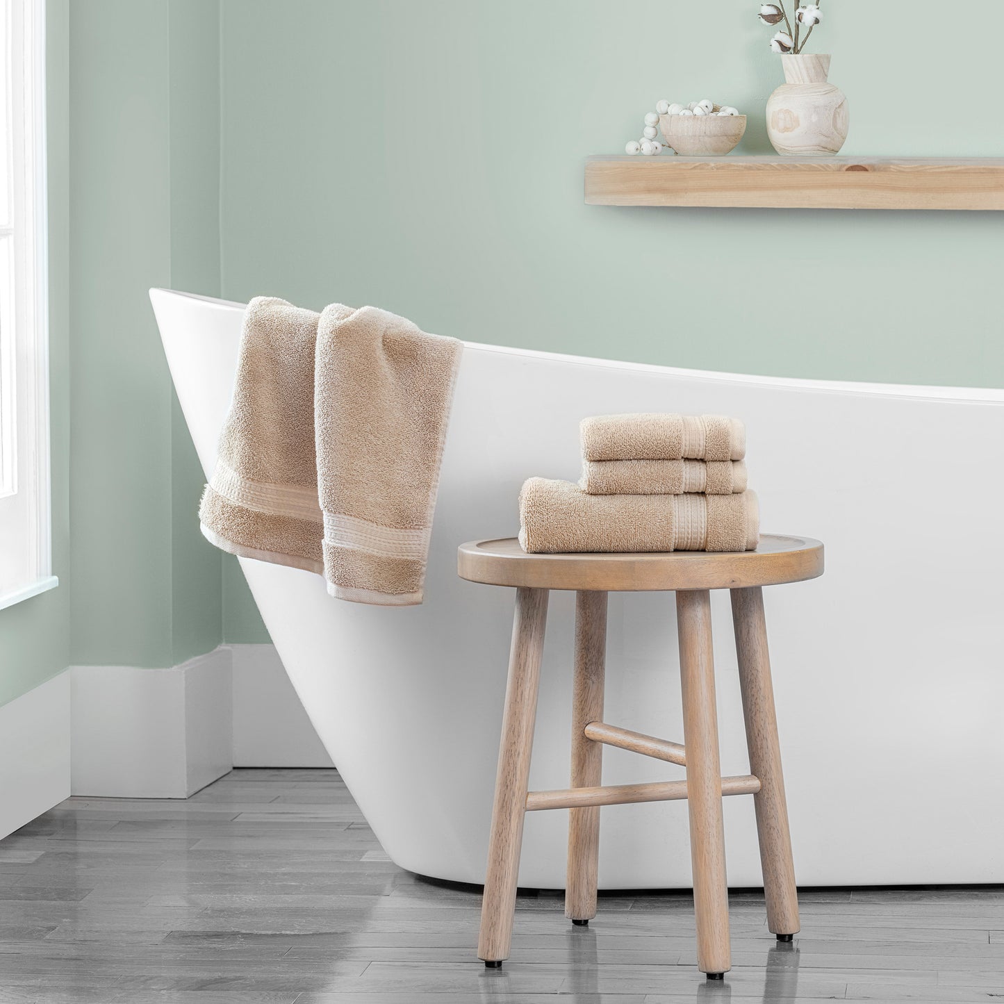 PURELY INDULGENT BATH SHEET • 670 GSM