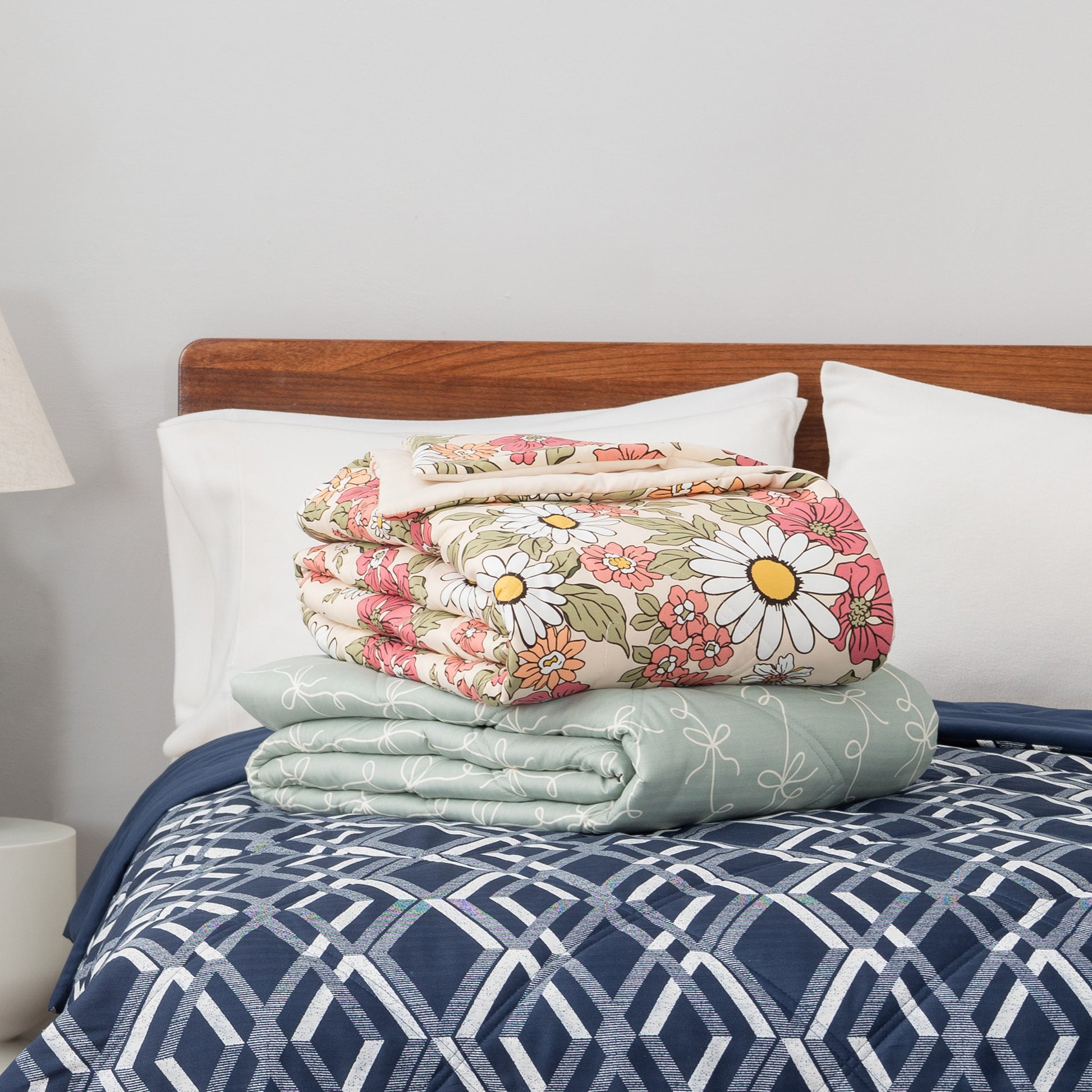 BERKSHIRE DOWN ALTERNATIVE KING BLANKET
