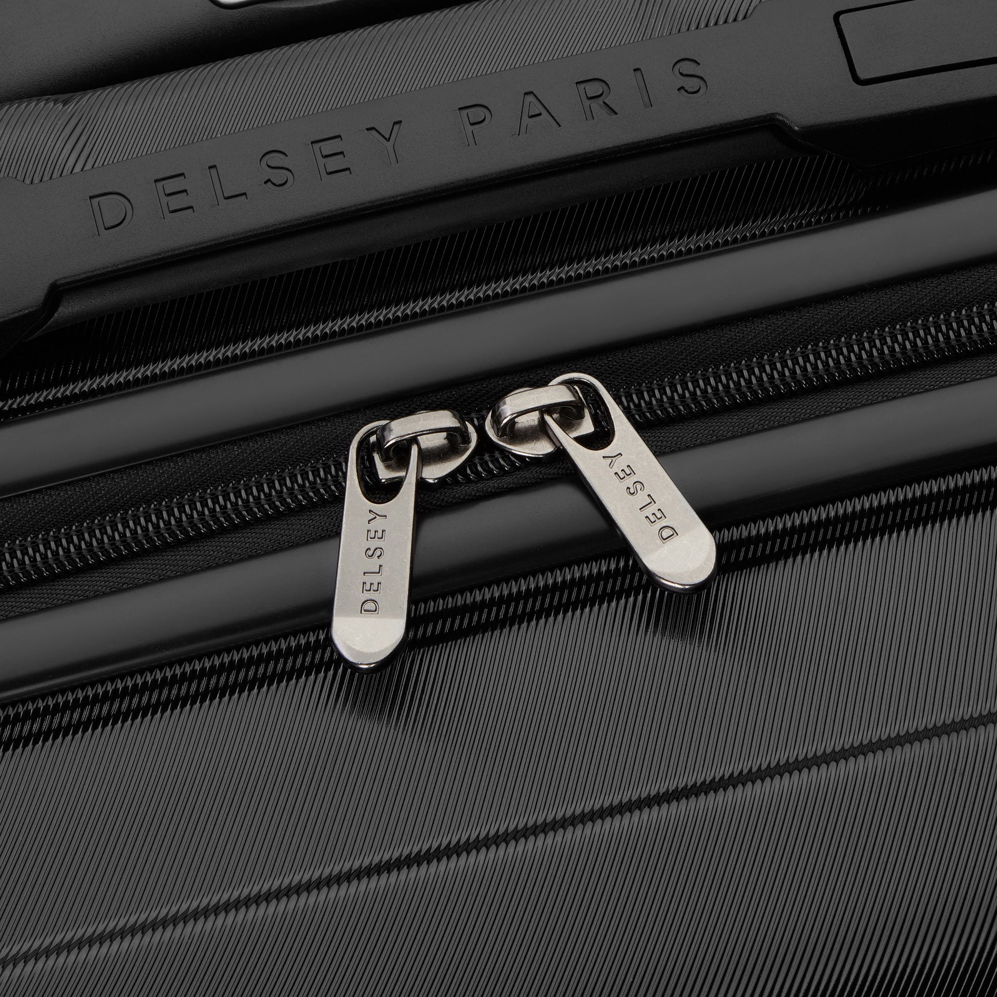 DELSEY 2 PIECE LUGGAGE HARDSIDE SET