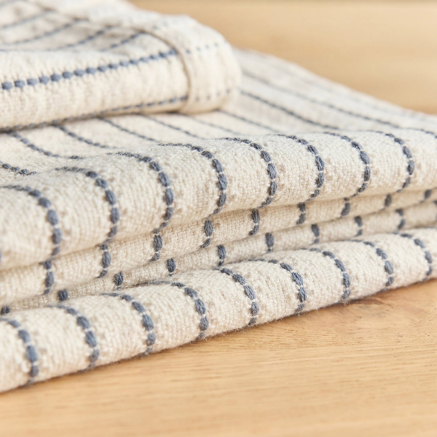 AVOCADO KNOTTED STRIPE THROW