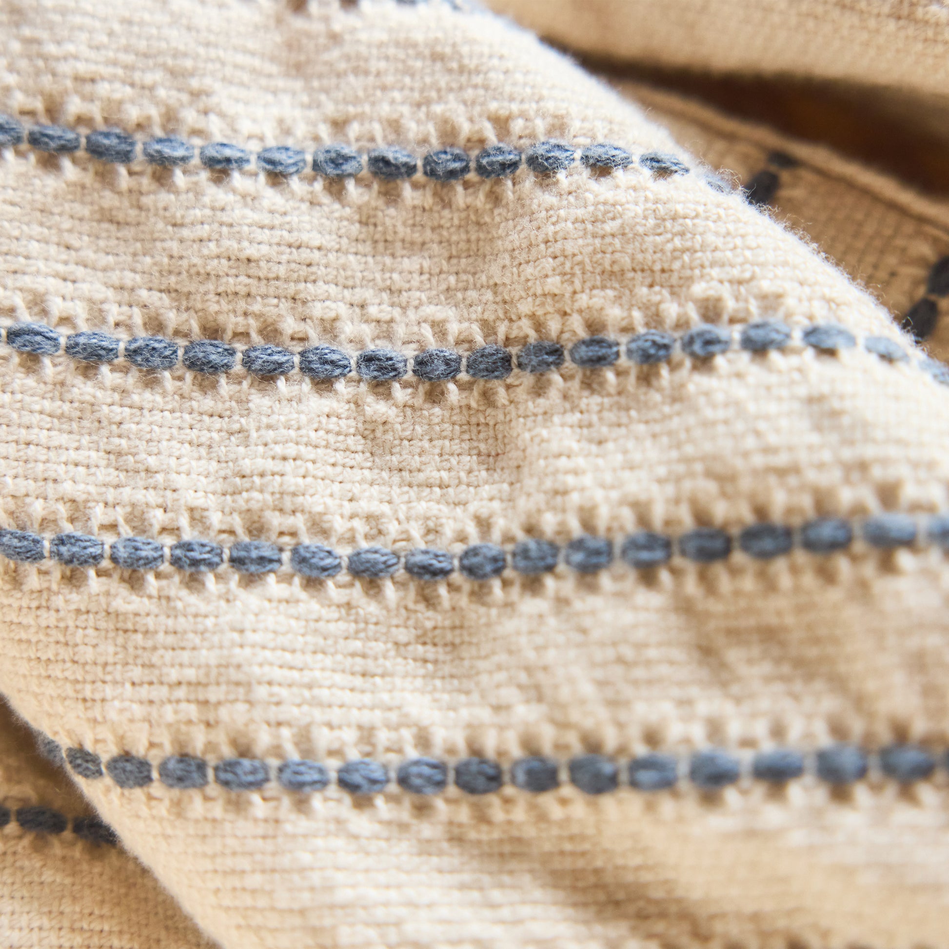 AVOCADO KNOTTED STRIPE THROW