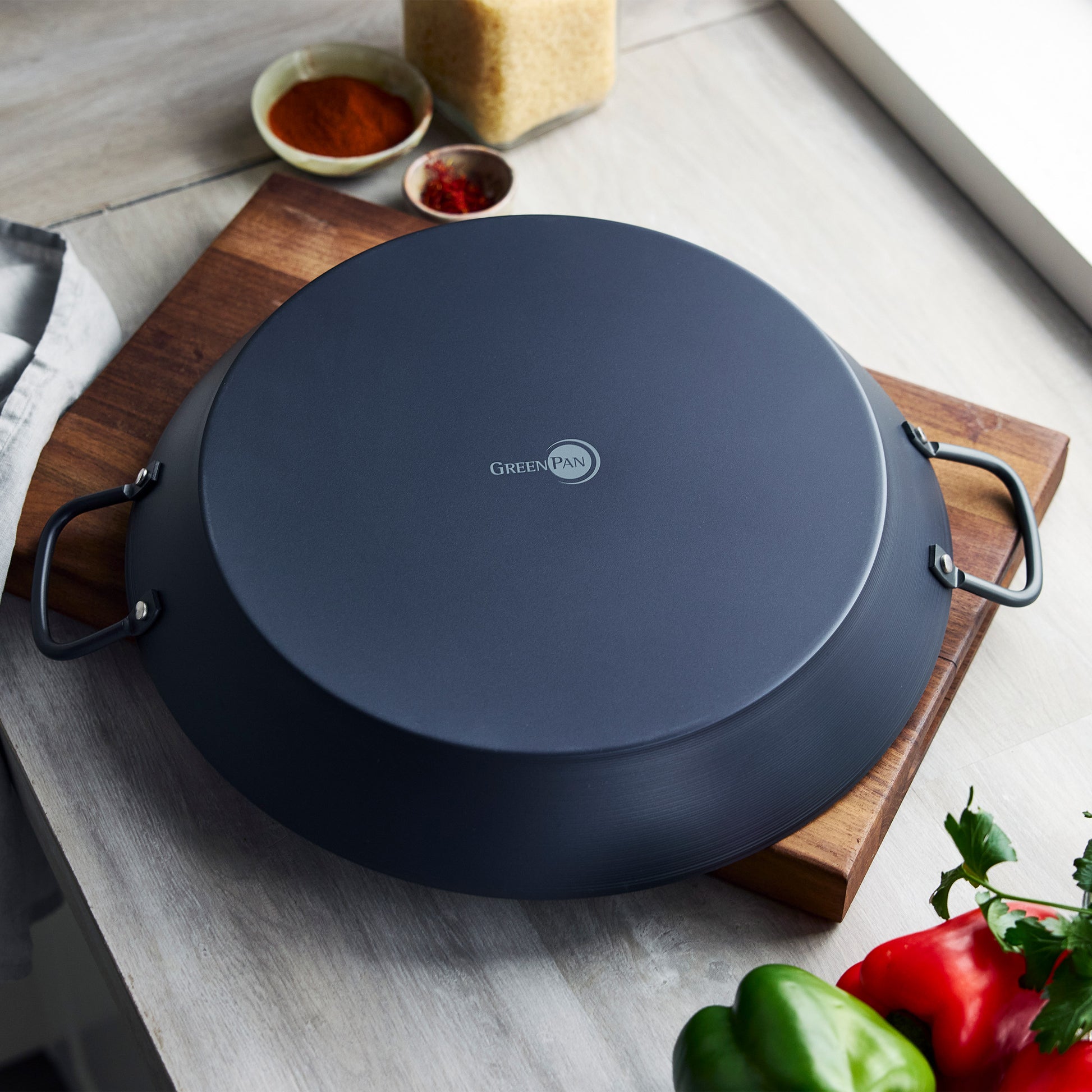 GREENPAN CARBON STEEL 15" PAELLA PAN