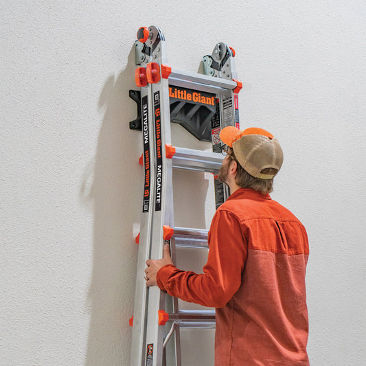 LITTLE GIANT LADDER WITH RACK