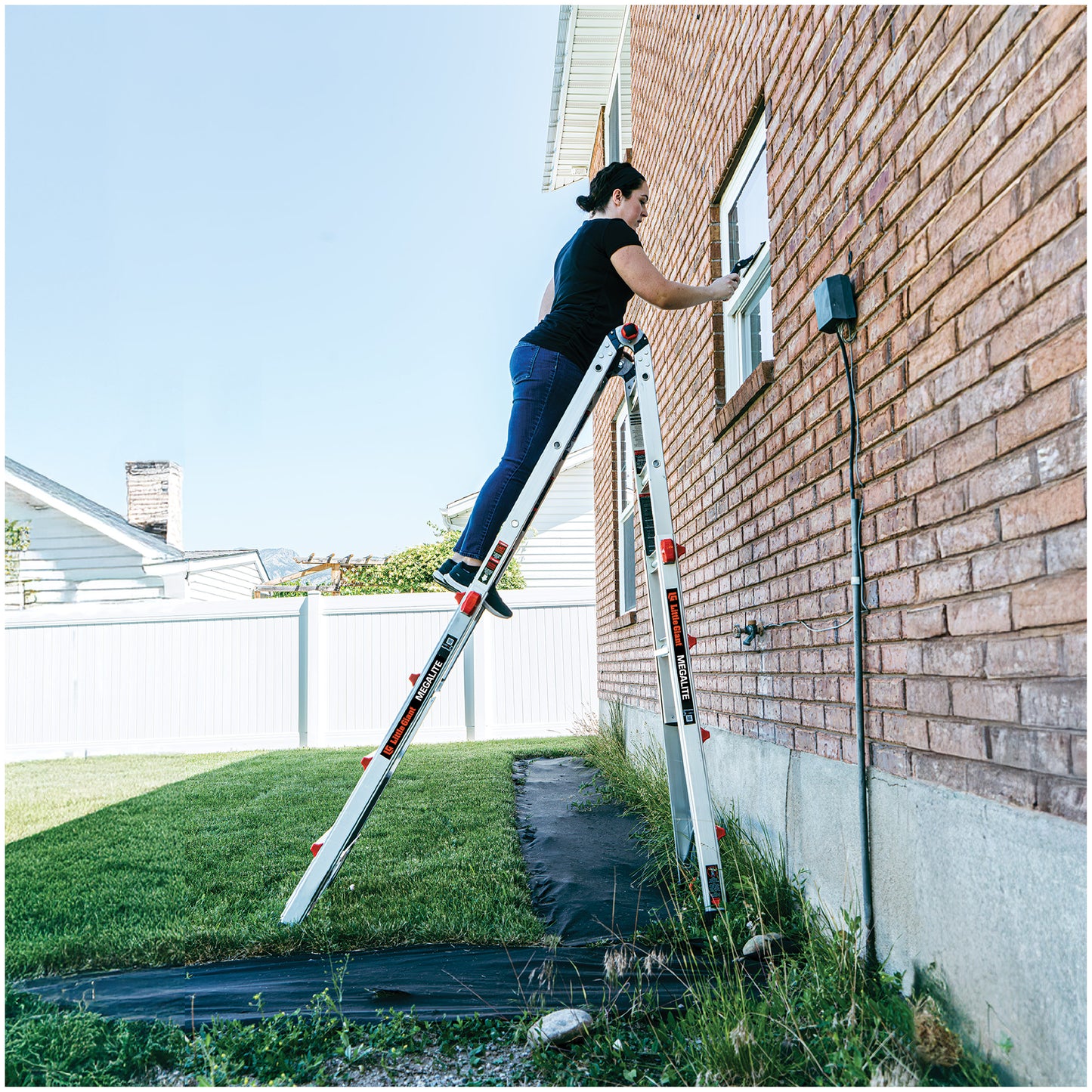 LITTLE GIANT LADDER WITH RACK
