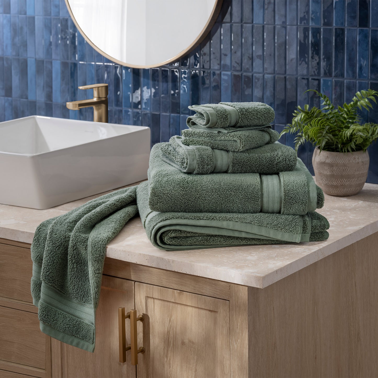 PURELY INDULGENT BATH SHEET • 670 GSM