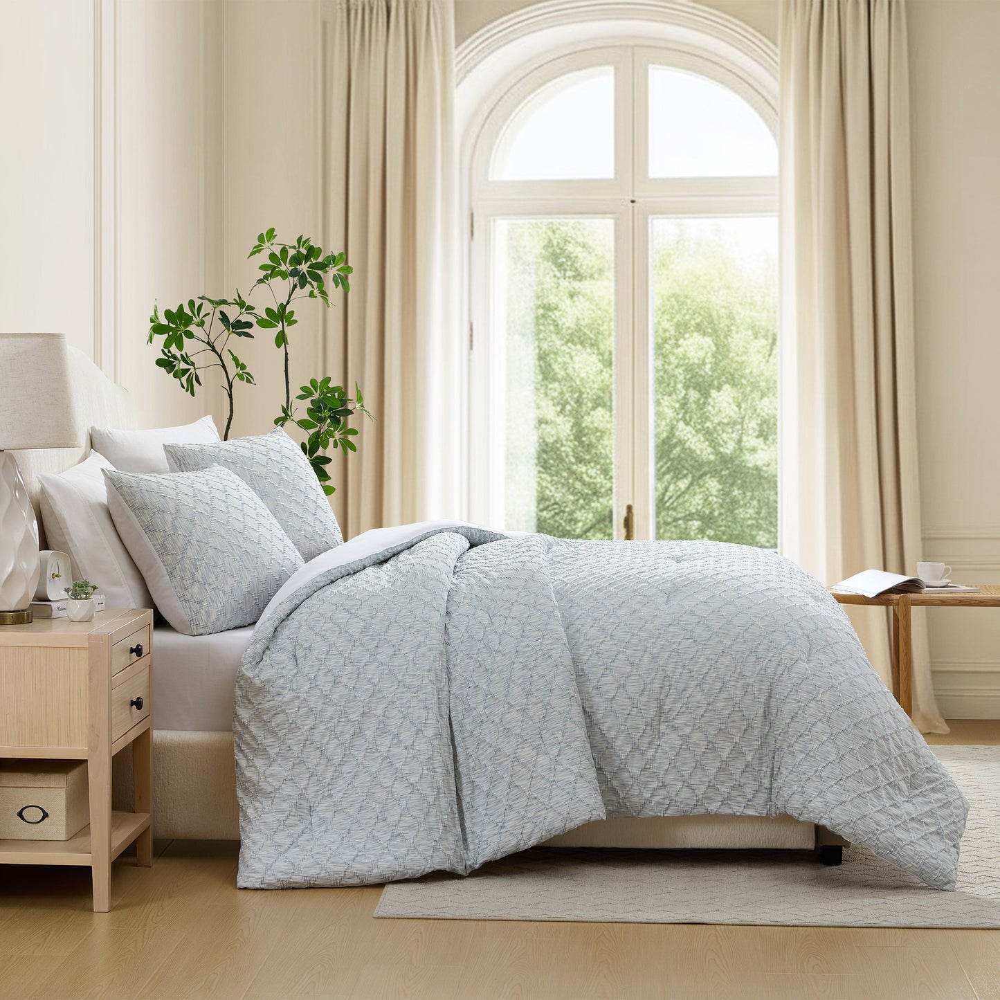 JENNIFER ADAMS COMFORTER SET 3 PIECE QUEEN