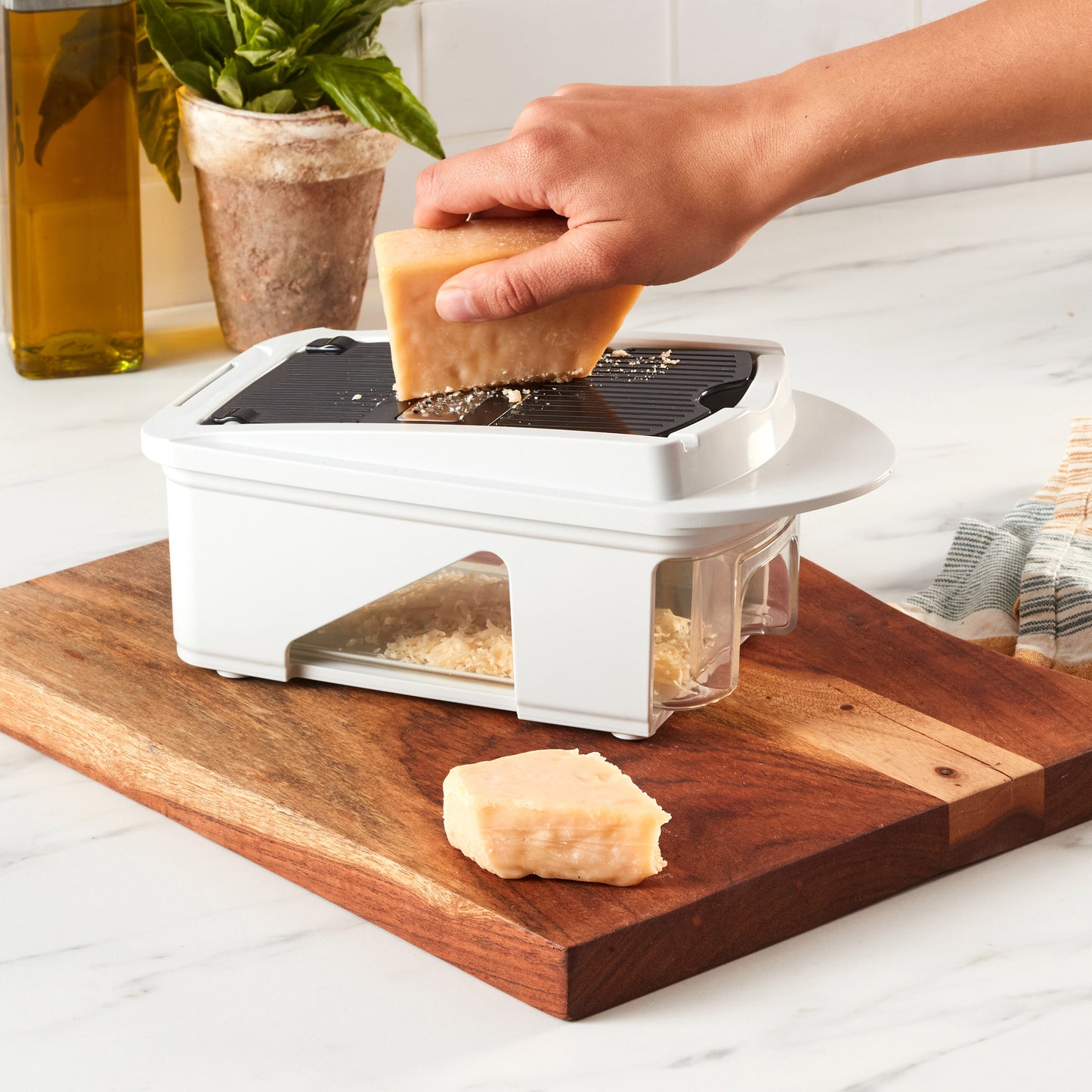 MIU 11-PIECE VEGETABLE CHOPPER AND SLICER
