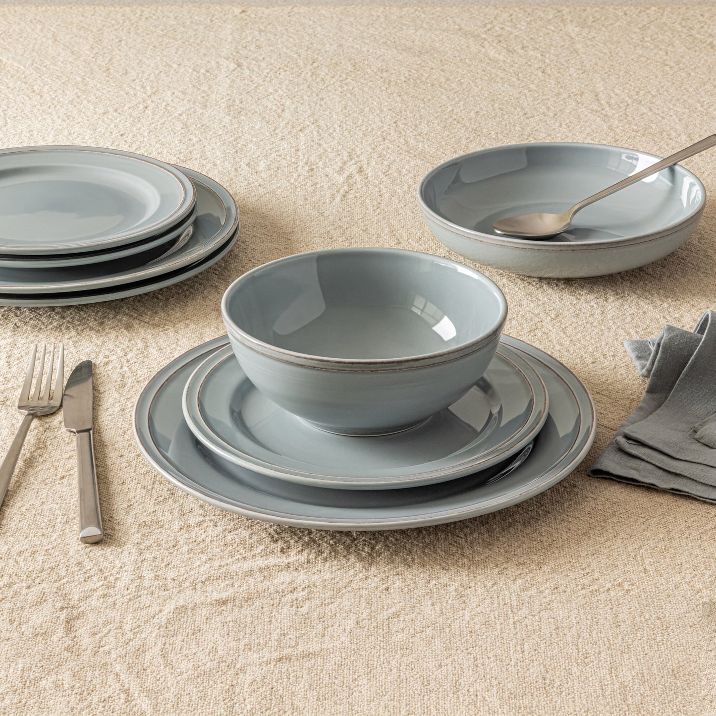 OVERANDBACK 16-PIECE LAKE COMO DINNERWARE SET