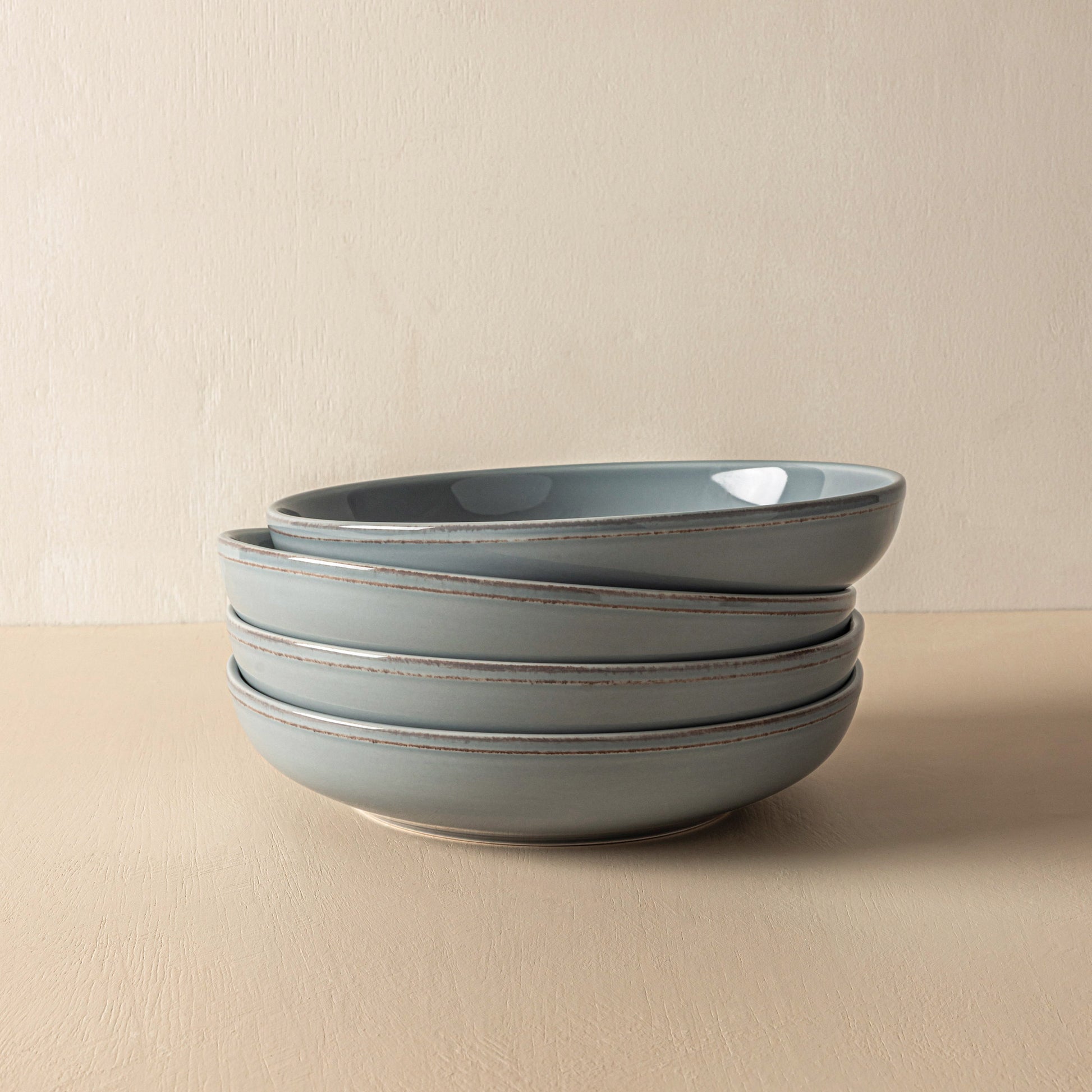 OVERANDBACK 16-PIECE LAKE COMO DINNERWARE SET
