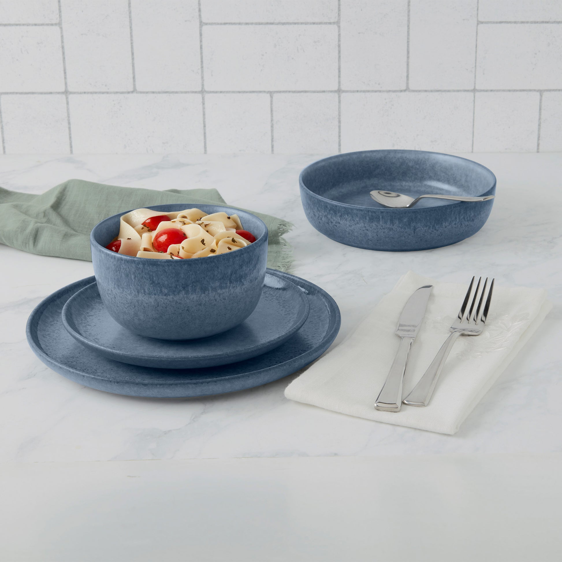 DENMARK 16-PIECE KAMILAH DINNERWARE SET