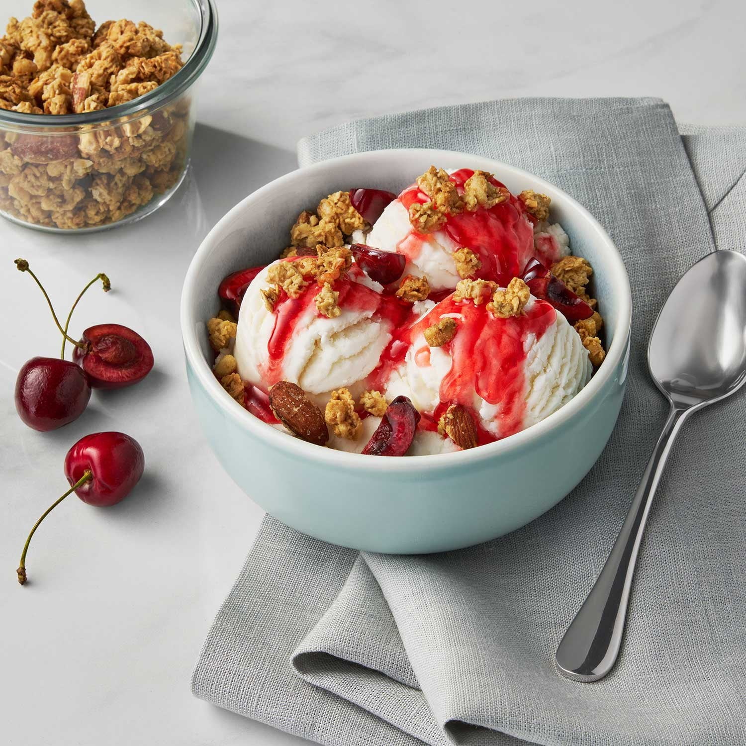 Member's Mark Honey Almond Granola, 32 oz.